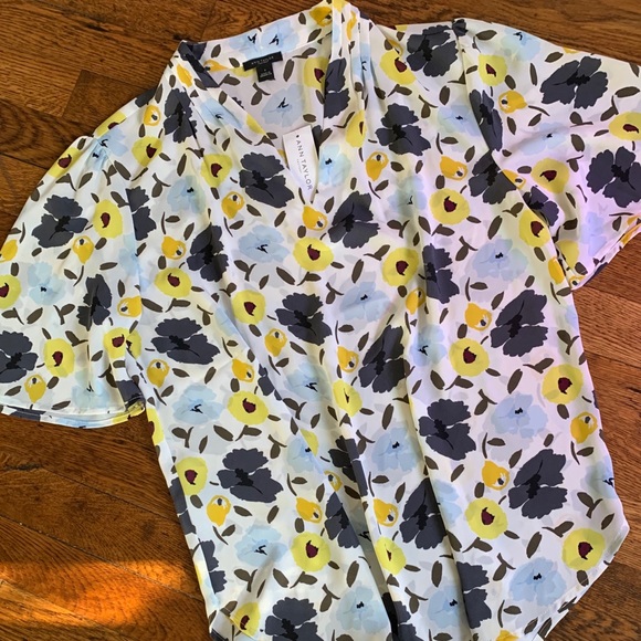 Loft Floral Print Flutter Sleeve Top - Picture 2 of 7